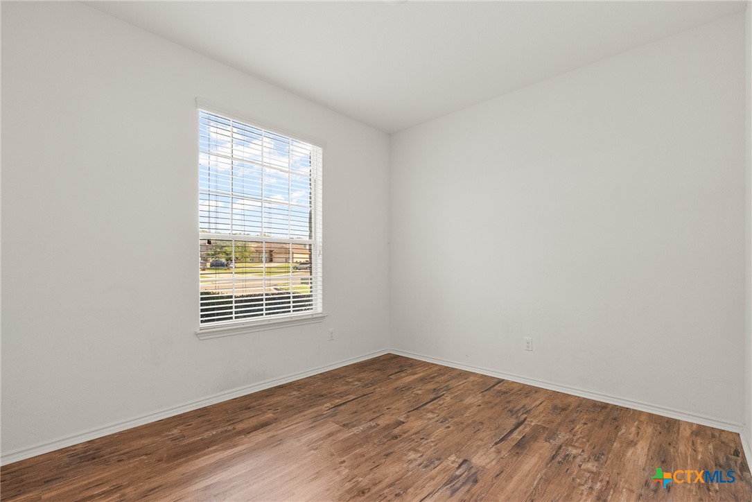 1501 Line Dance Court Property Photo 5