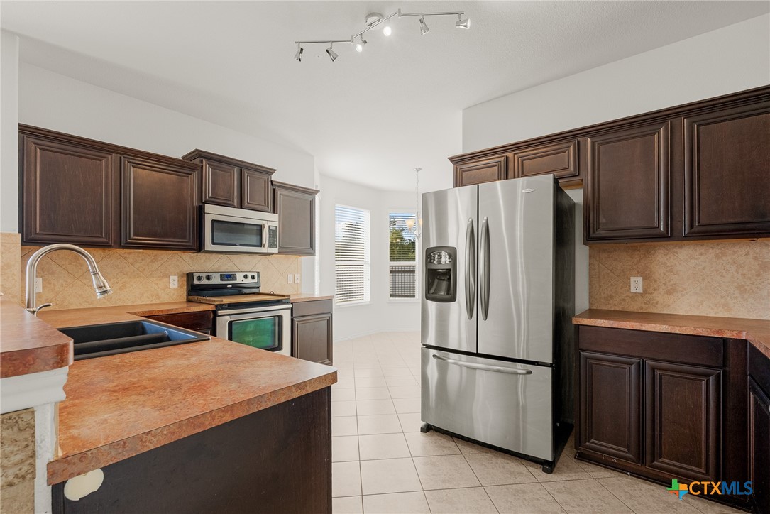 1501 Line Dance Court Property Photo 6