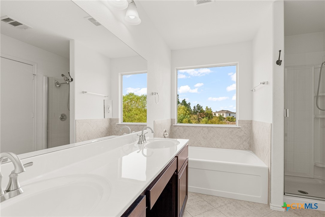 1501 Line Dance Court Property Photo 9