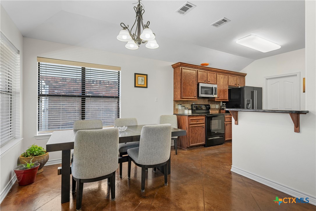 8614 Surrey Drive Property Photo 4