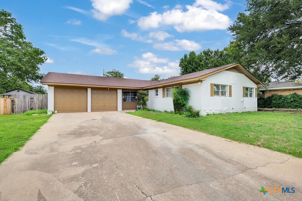 3310 Oakdale Drive Property Photo 2