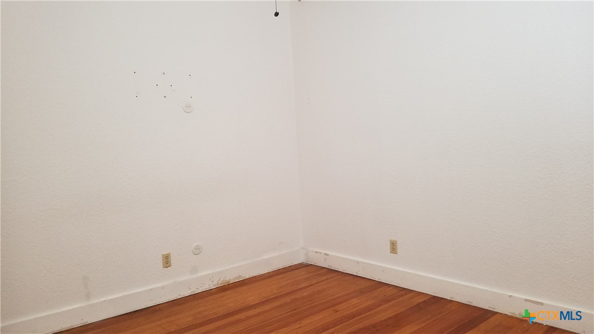 1123 Coll Street Property Photo 11