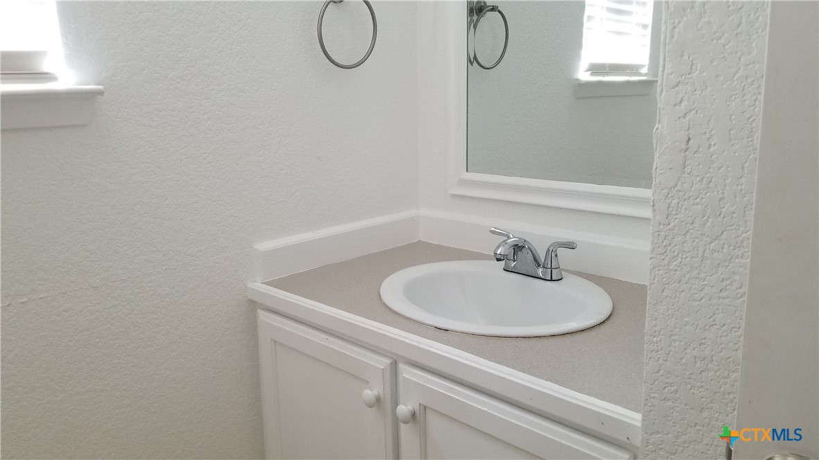 1123 Coll Street Property Photo 23