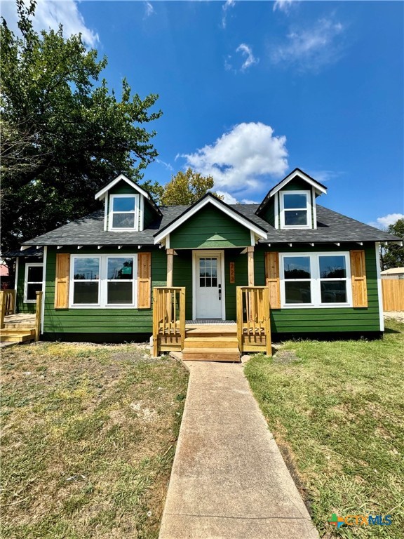 223 NW Front St. Property Photo 1