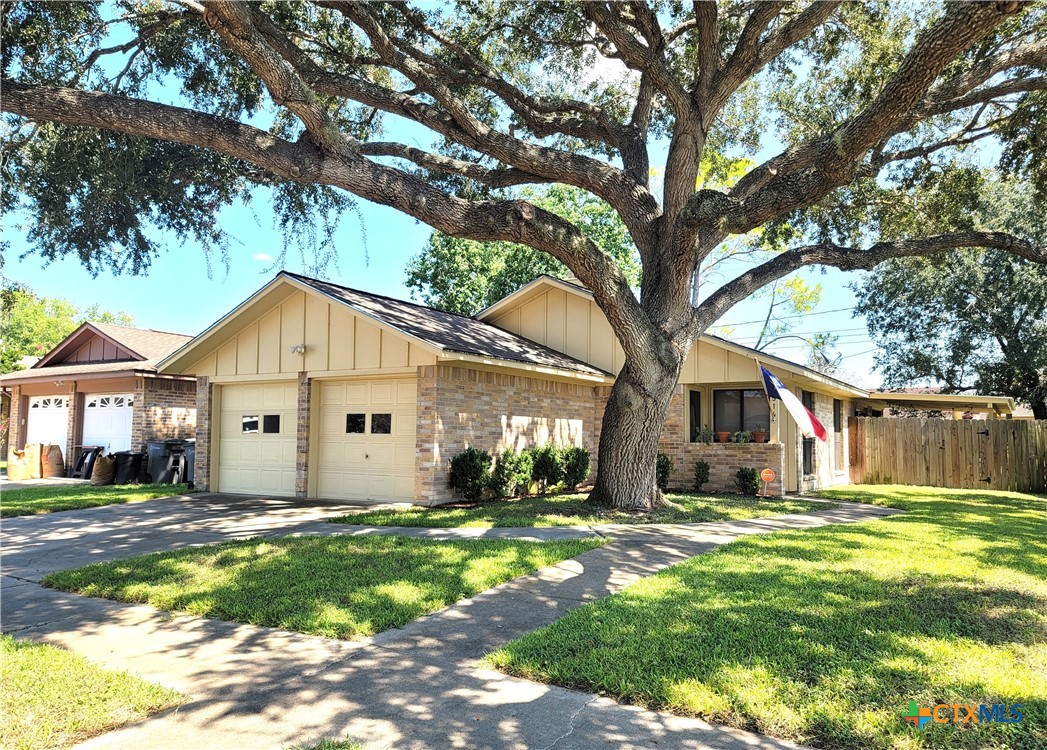 514 Camelot Drive Property Photo 1