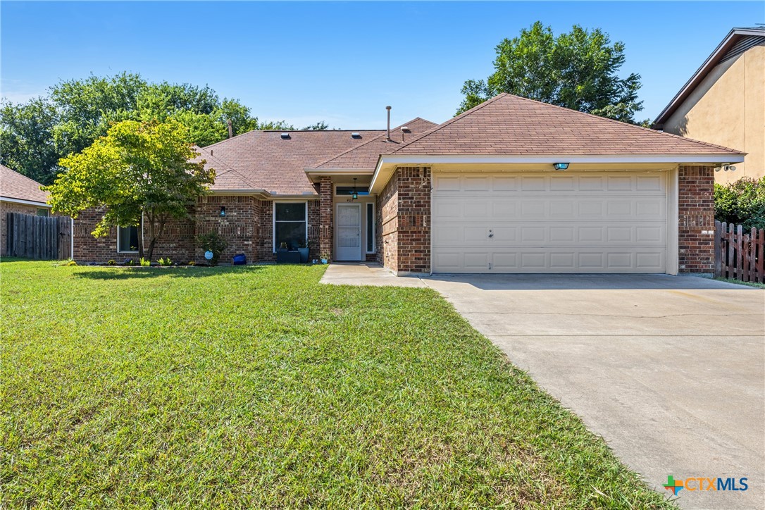 402 Gina Drive Property Photo 1