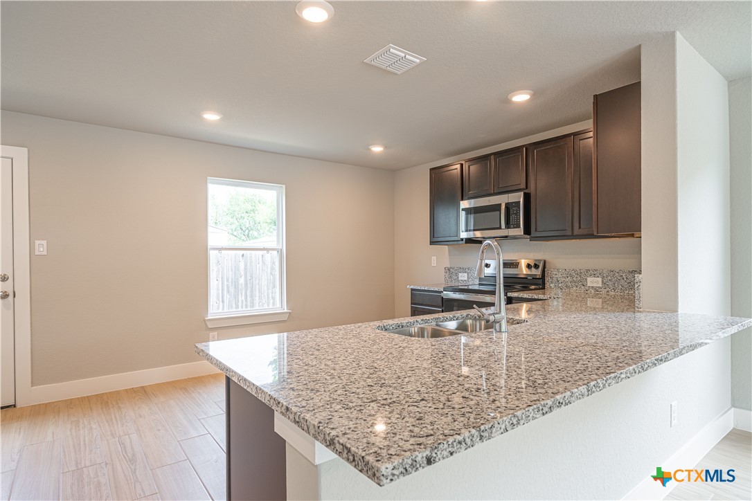 324 Mar Hill Street Property Photo 11