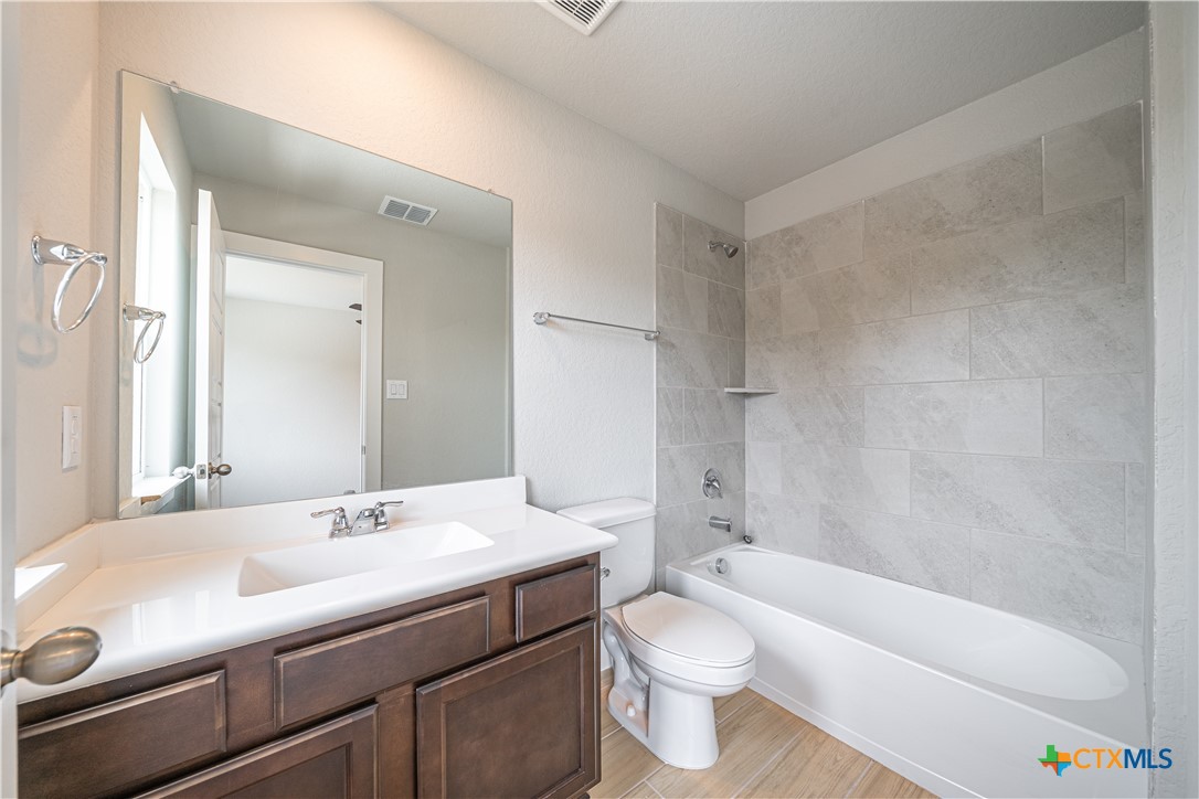 324 Mar Hill Street Property Photo 17