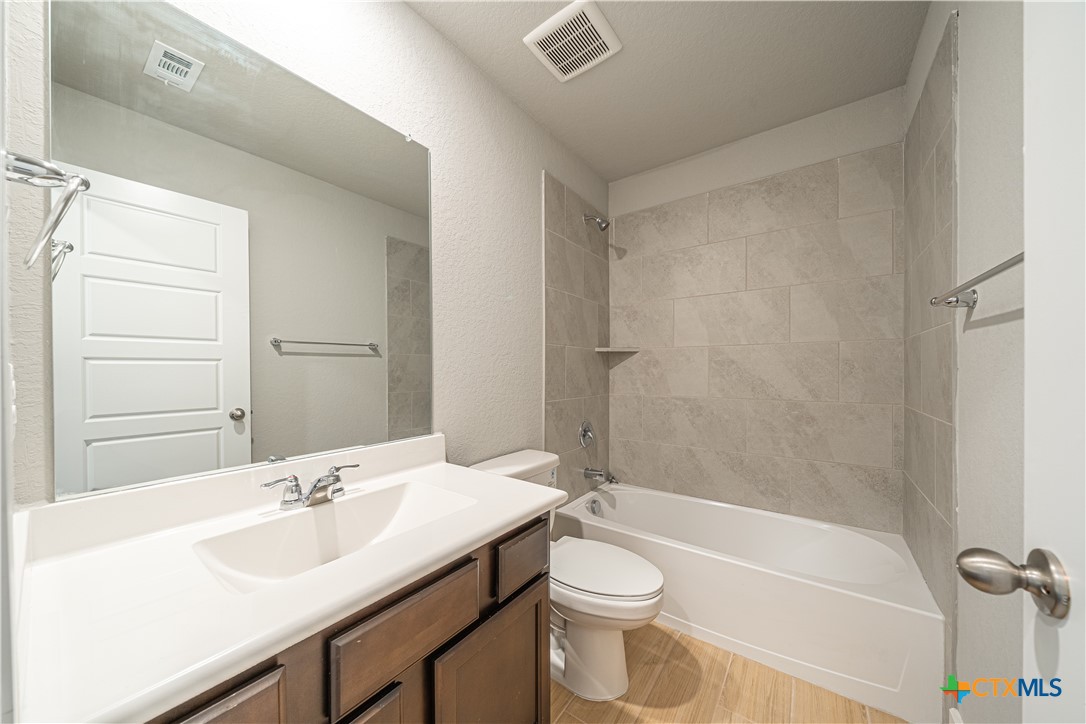 324 Mar Hill Street Property Photo 19