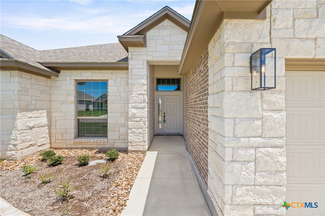7106 Touchstone Drive Property Photo 3