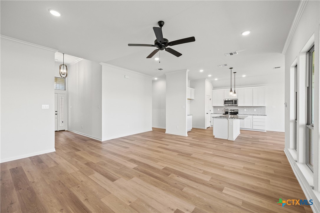 7106 Touchstone Drive Property Photo 8