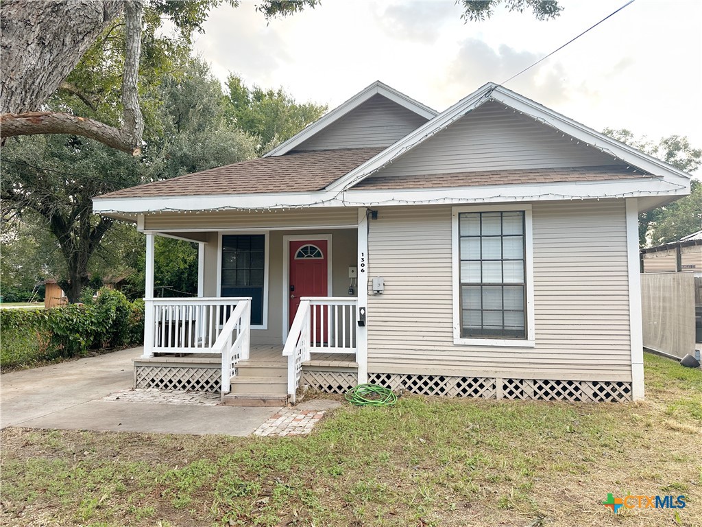 1306 N Moody Street Property Photo 1
