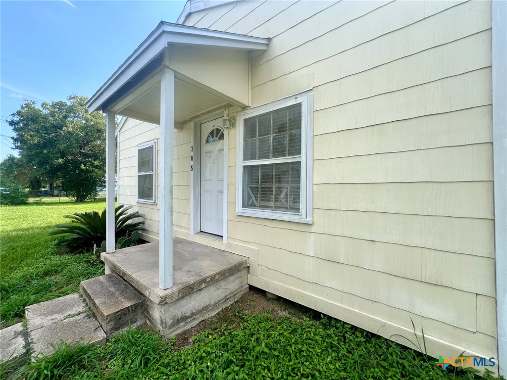 186 Fm-1686 Property Photo 1