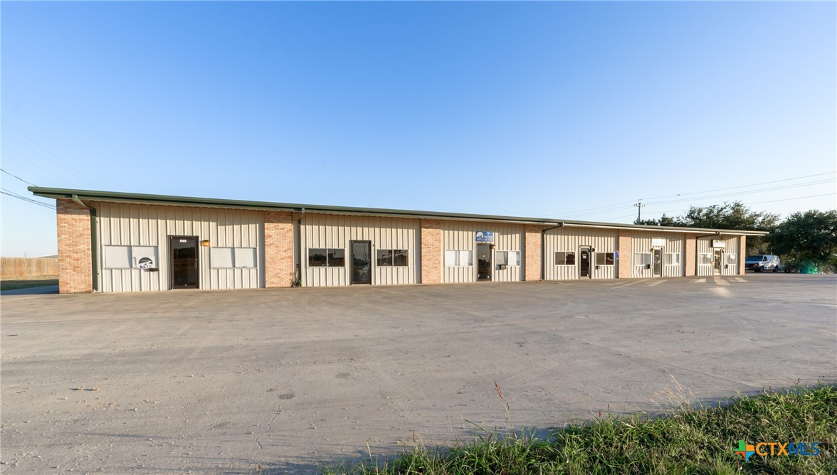 2331 N State Highway 46 Highway Property Photo 3