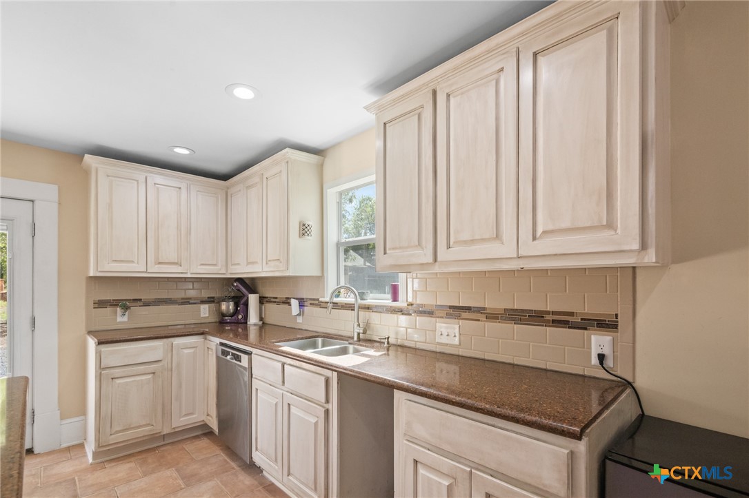 612 N Wilbern Property Photo 12