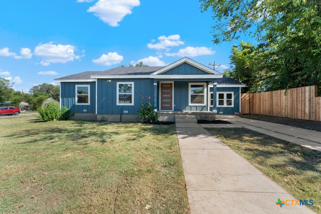 1212 Hillcrest Drive Property Photo 1