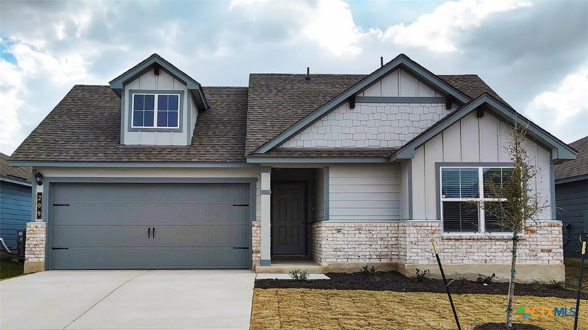 209 Day Wells Property Photo 1