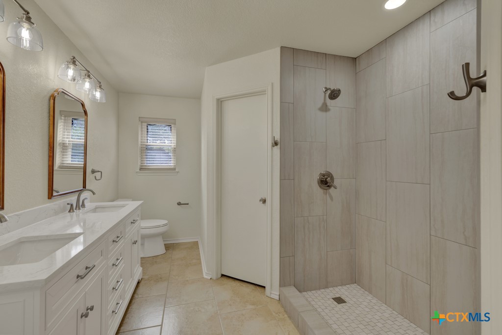 1260 Flaming Oak Drive Property Photo 6