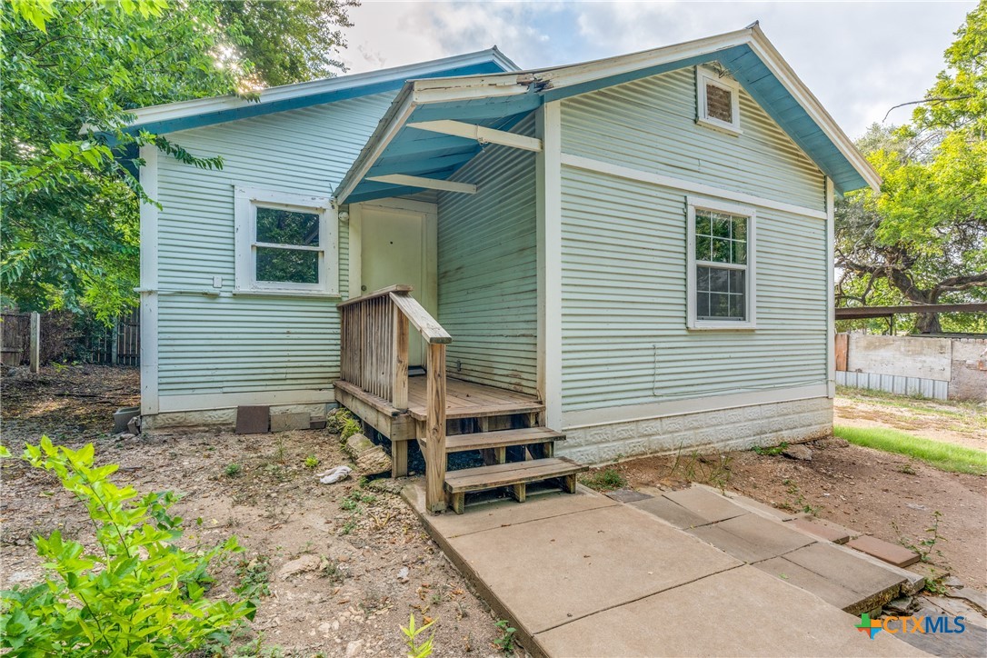 712 S Austin Street Property Photo 18