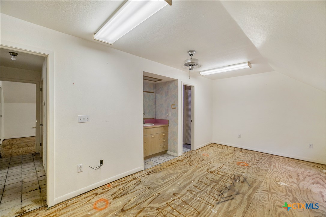 350 Ernest Lemke Rd. Property Photo 20