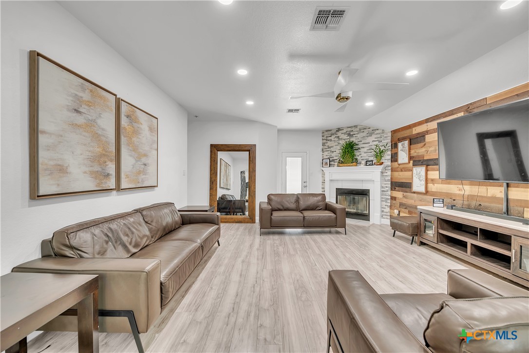 5577 Perdita Drive Property Photo 9