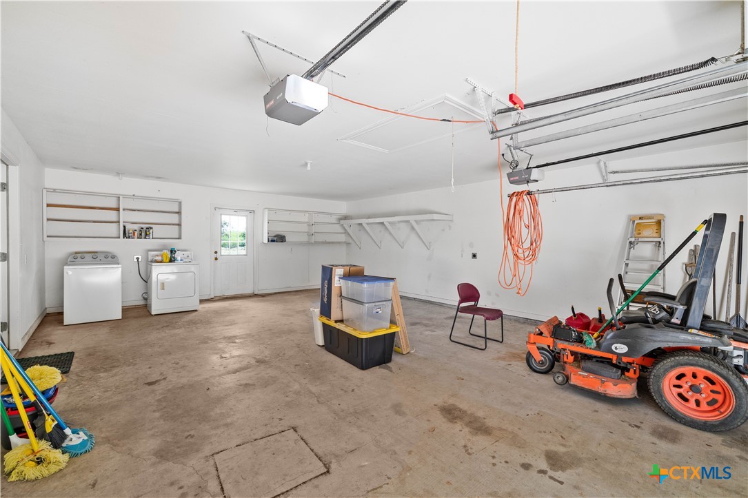 83 Lakeoak Property Photo 11