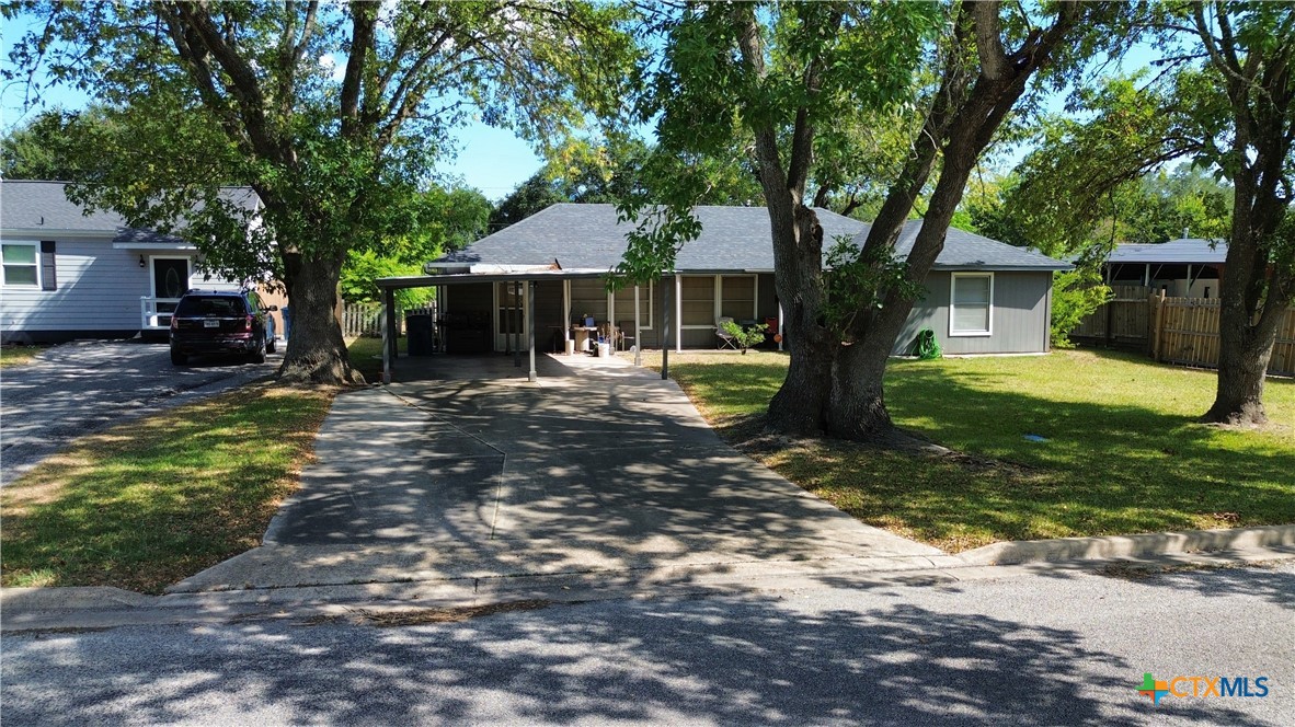 106 Crockett Street Property Photo 1