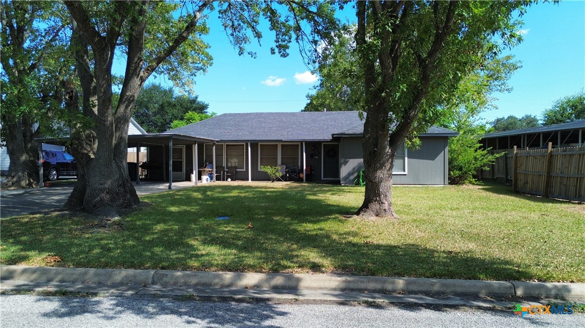 106 Crockett Street Property Photo 2