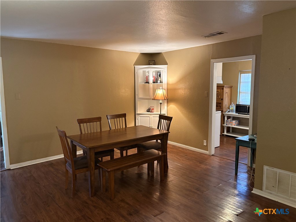 106 Crockett Street Property Photo 8