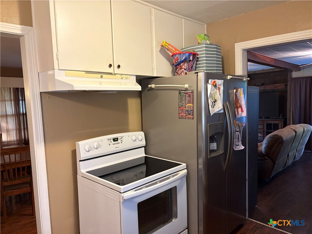 106 Crockett Street Property Photo 12