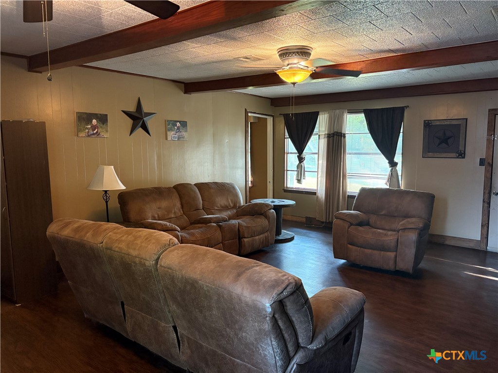 106 Crockett Street Property Photo 14