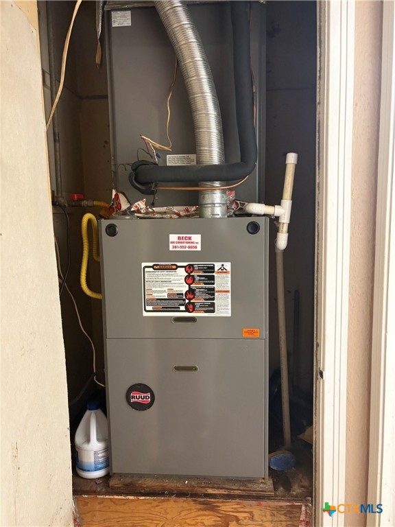 106 Crockett Street Property Photo 23