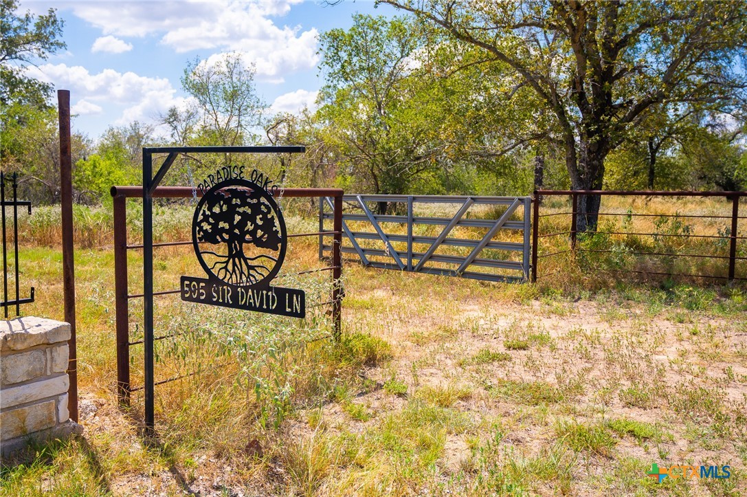 595 Sir David Lane Property Photo 1