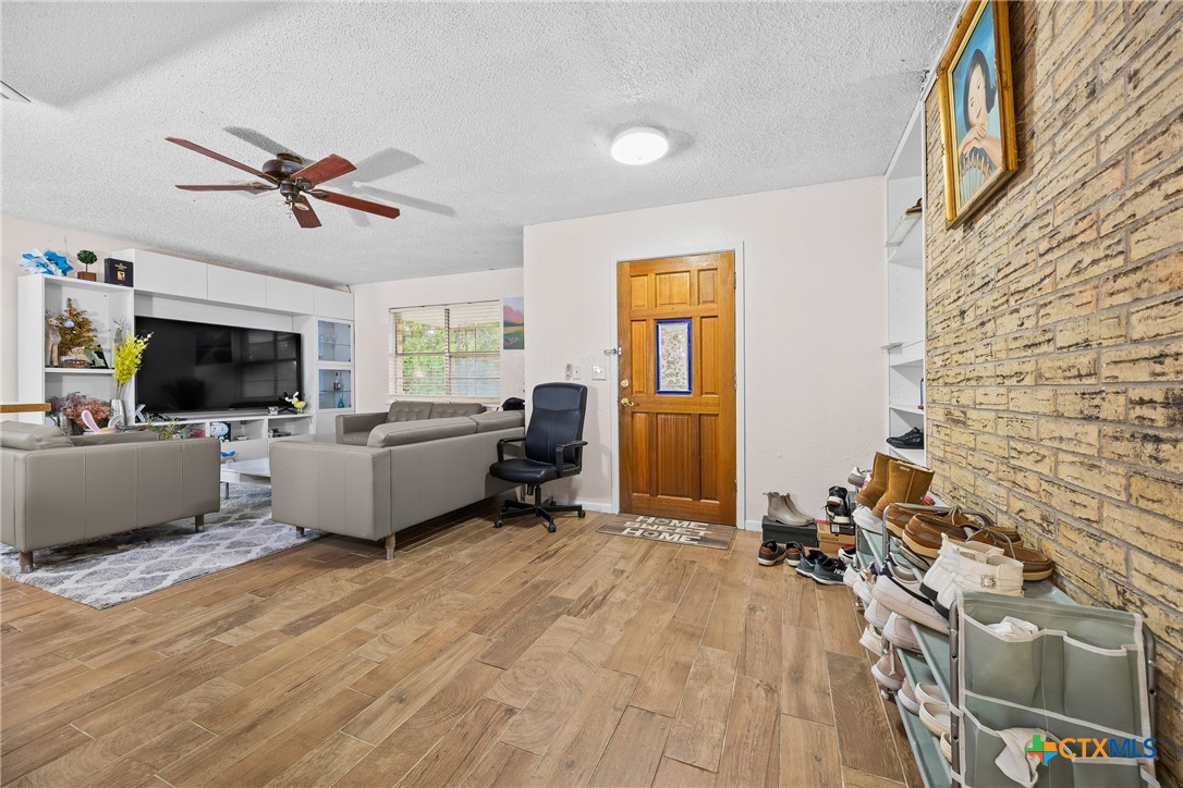 243 County Road 4314 Property Photo 2