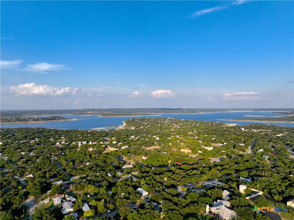415 Scarlet Court Property Photo 8