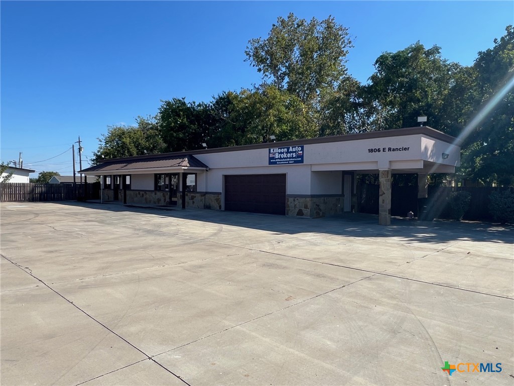 1800 E Rancier Avenue Property Photo 1