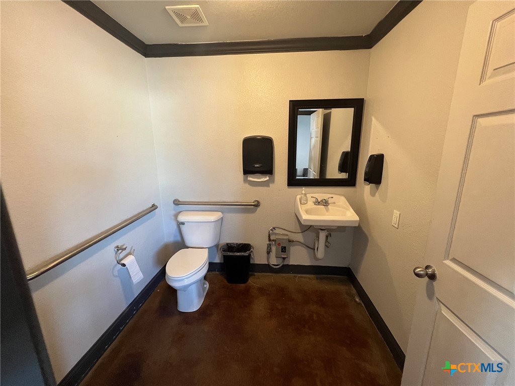 1800 E Rancier Avenue Property Photo 12