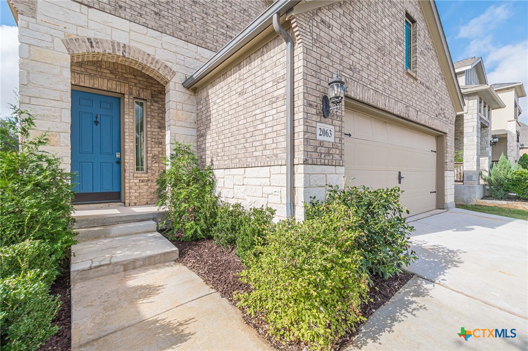 2063 Cowan Drive Property Photo 3