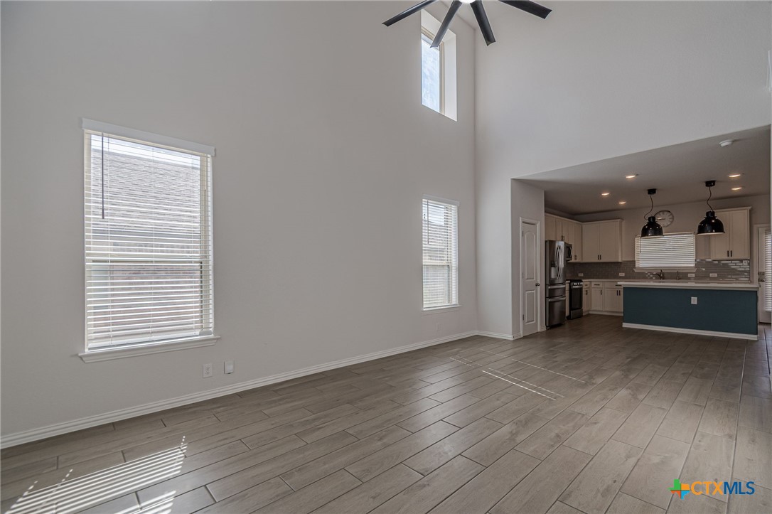 2063 Cowan Drive Property Photo 4