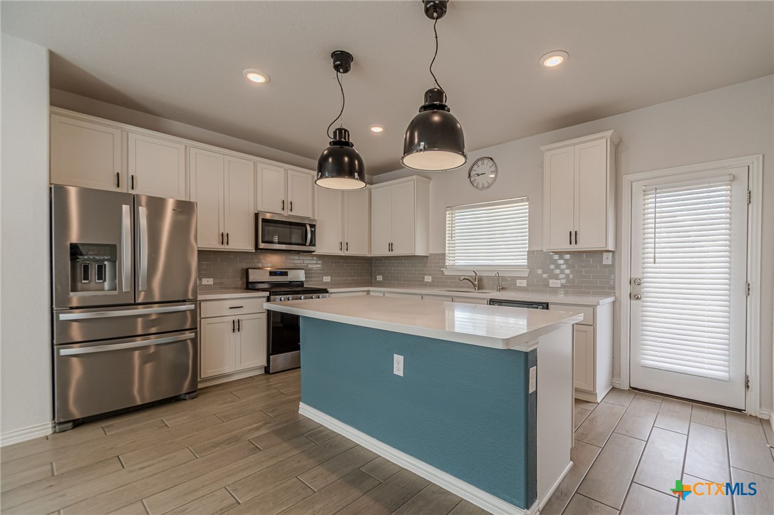 2063 Cowan Drive Property Photo 9