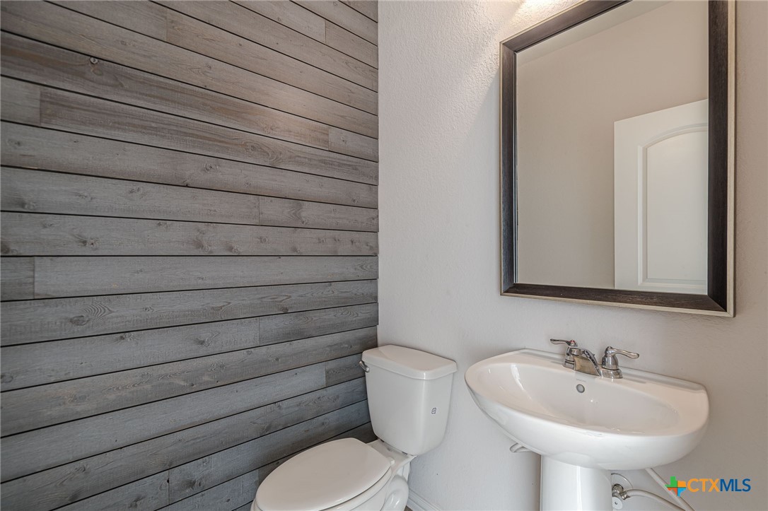 2063 Cowan Drive Property Photo 19