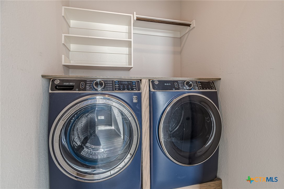 2063 Cowan Drive Property Photo 20