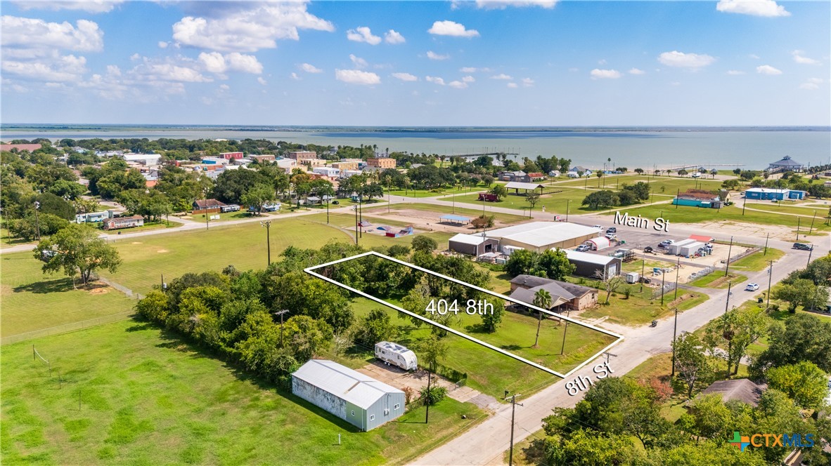 404 8th Street Property Photo 4