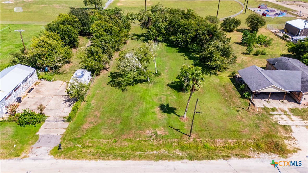404 8th Street Property Photo 6