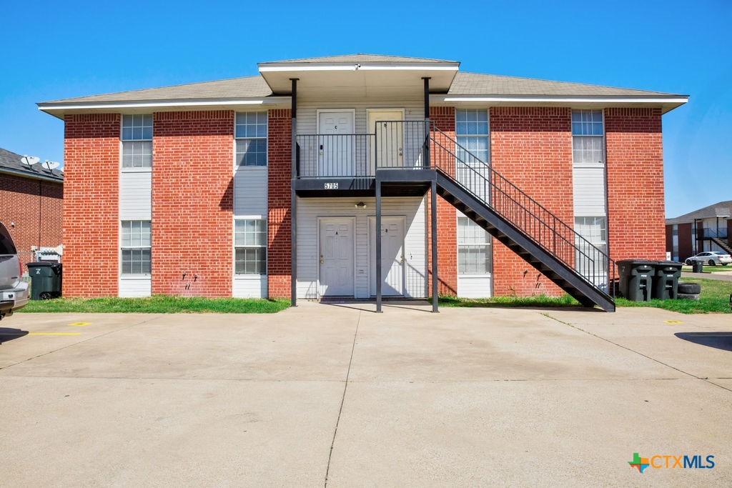 5705 Greengate Drive Property Photo 1