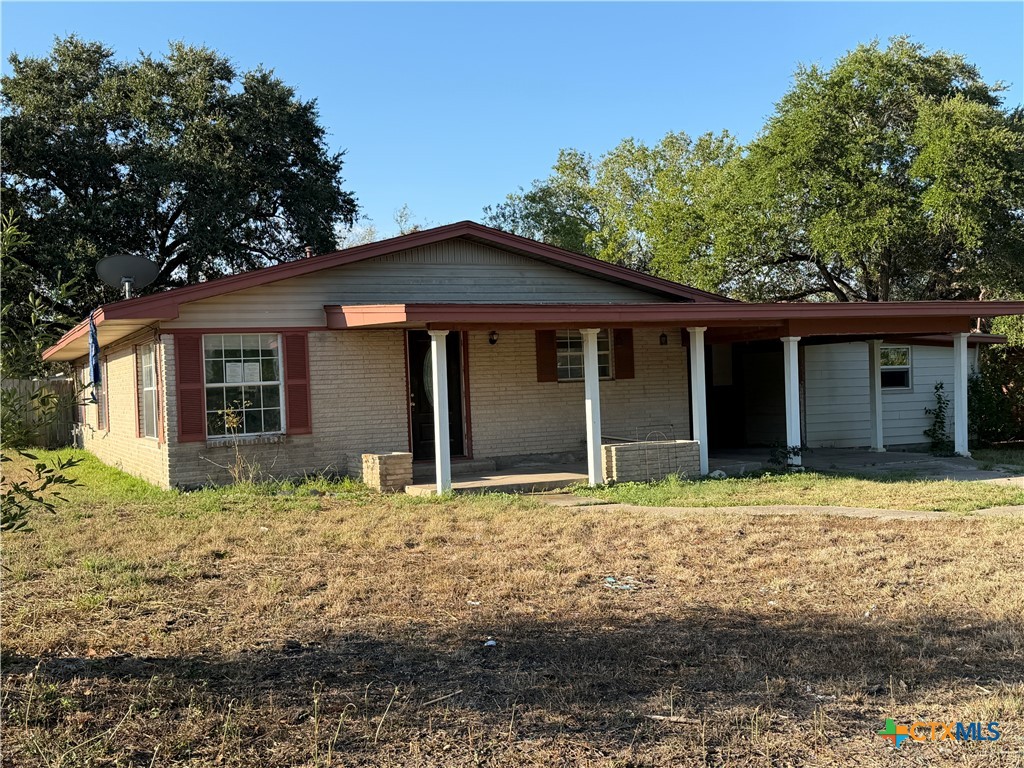 218 Graham Road Property Photo 1