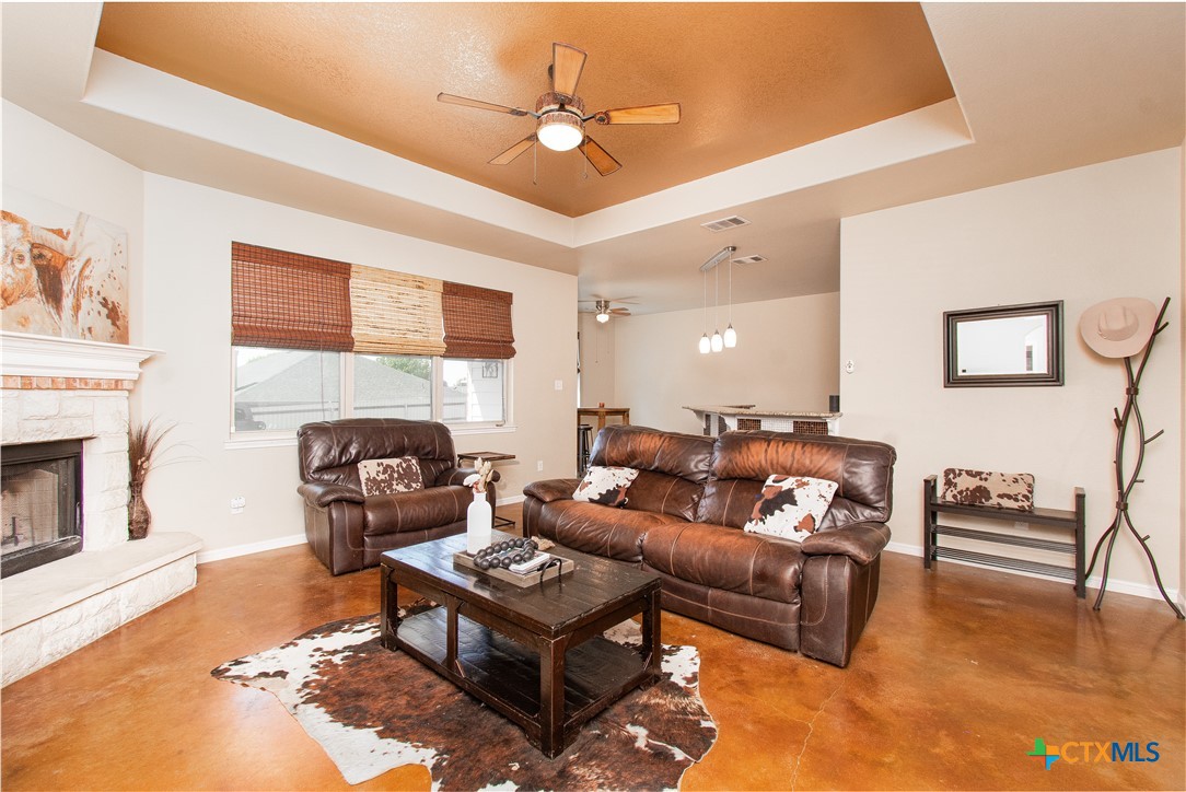202 Weeping Willow Court Property Photo 4