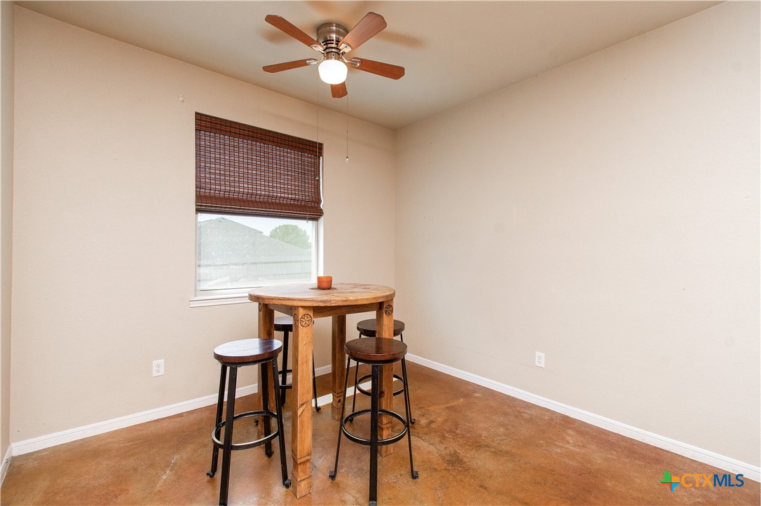 202 Weeping Willow Court Property Photo 5