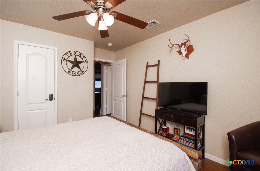 202 Weeping Willow Court Property Photo 17