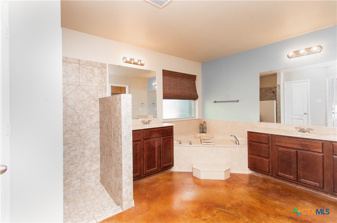 202 Weeping Willow Court Property Photo 19